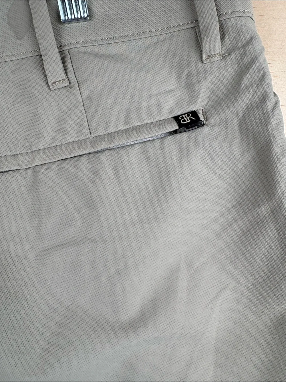 BANANA REPUBLIC BR STANDARD Performance Beige Tan Chino Golf Pants Size 36 x 29